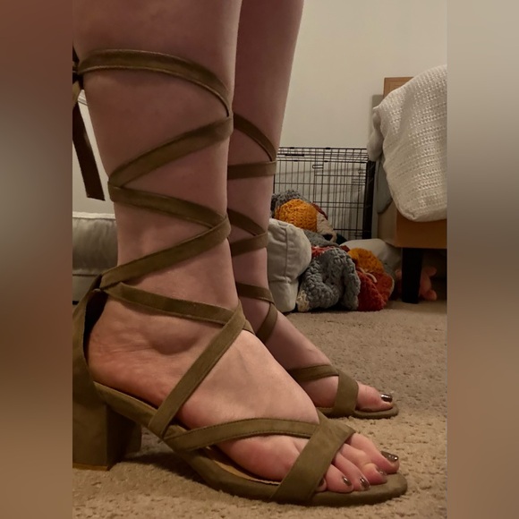 Torrid Taupe Faux Suede Wrap Heels 11WW - Picture 7 of 9